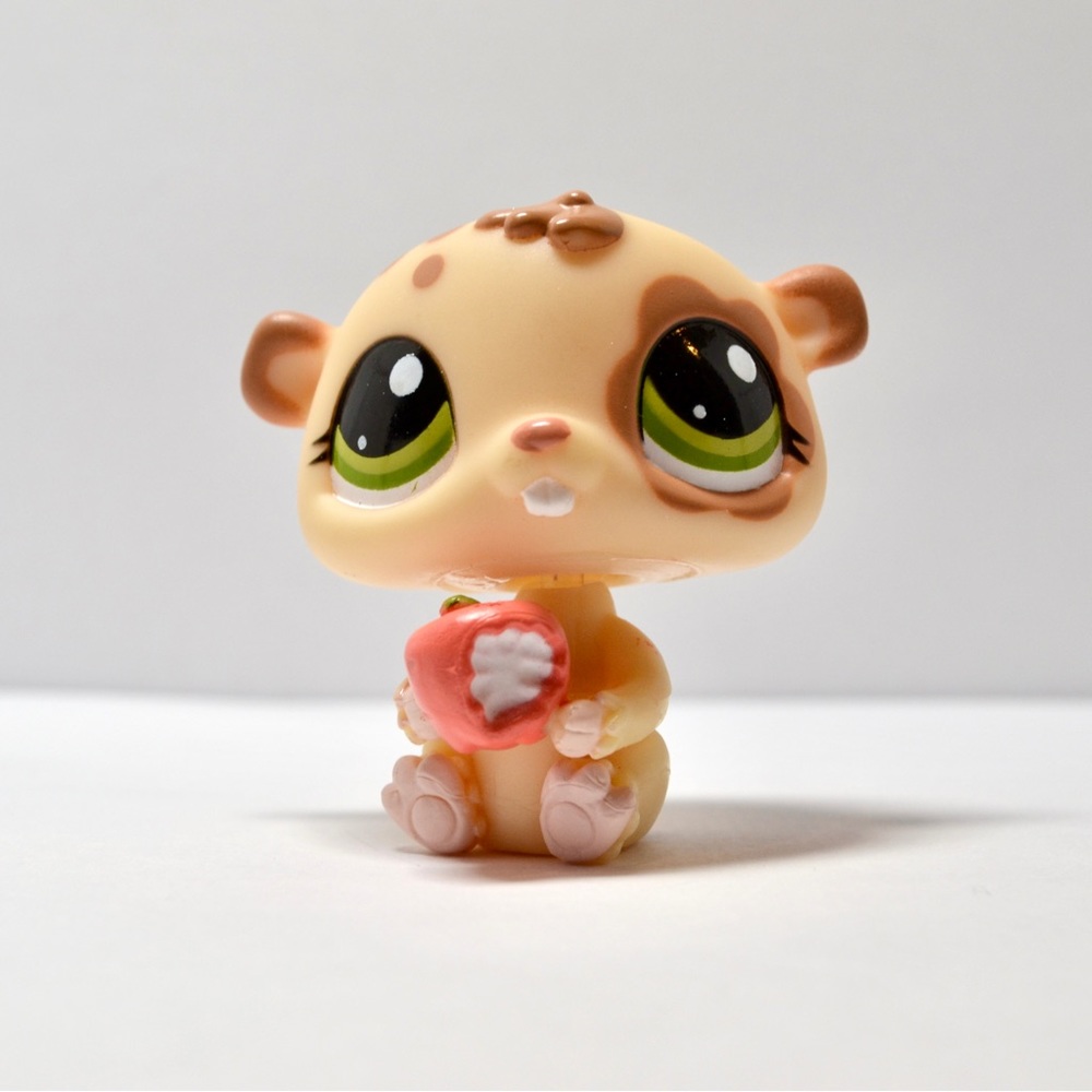 Littlest Pet Shop # 1888 Brown Tan Gerbil Hamster Guinea Pig Green Eyes Apple